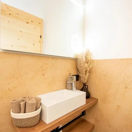 Moiklerhof, Cleaning Included Apartment *